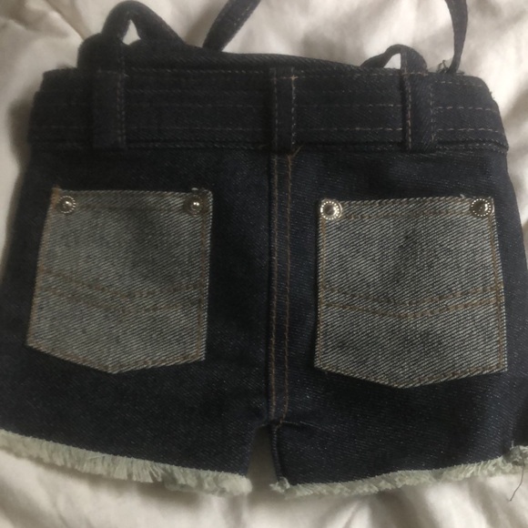 Mini Denim shorts handbag 17in long 22in wide straps are 14 inch drop - Picture 6 of 6
